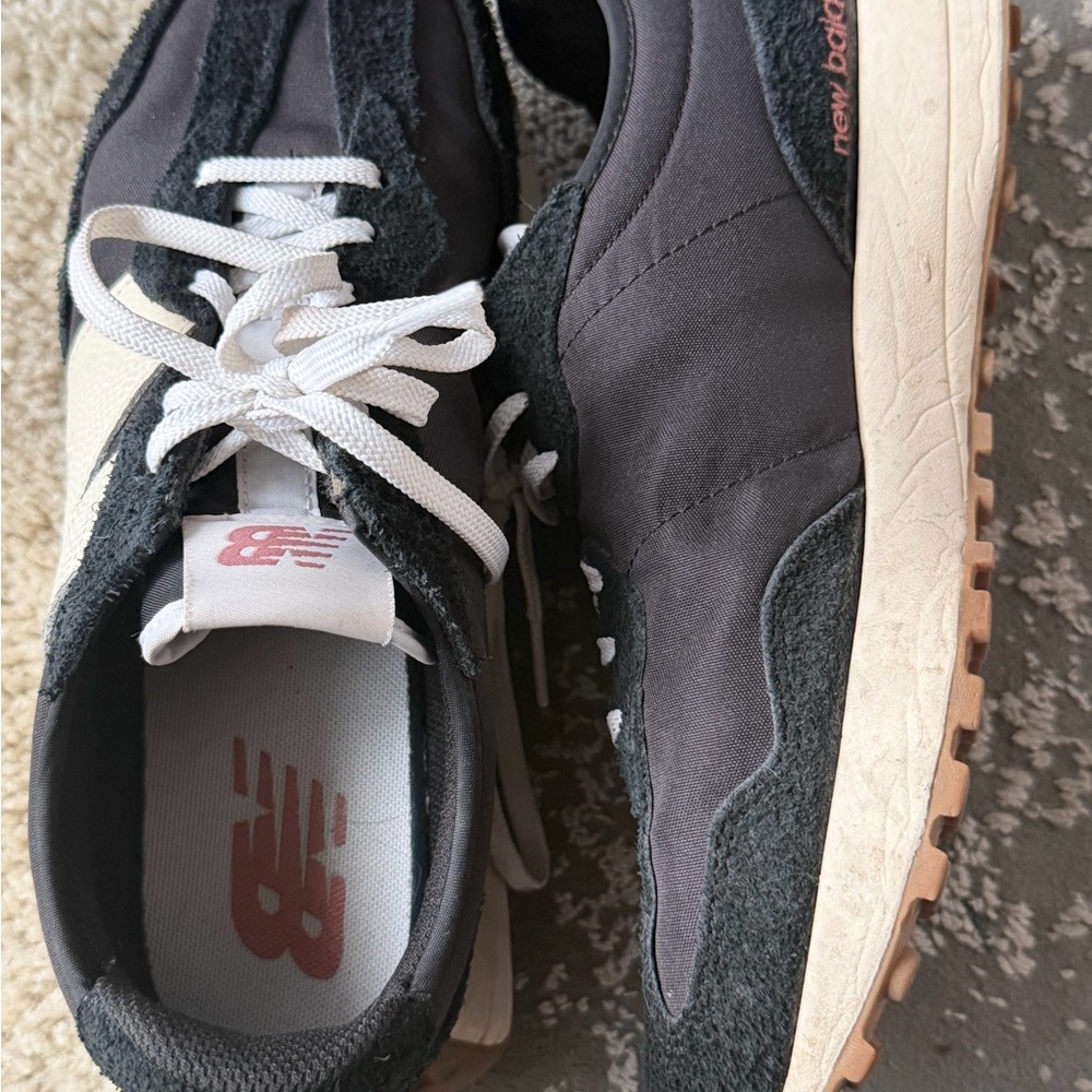 New Balance unisex Black and Cream Sneakers - Picture 6 of 8